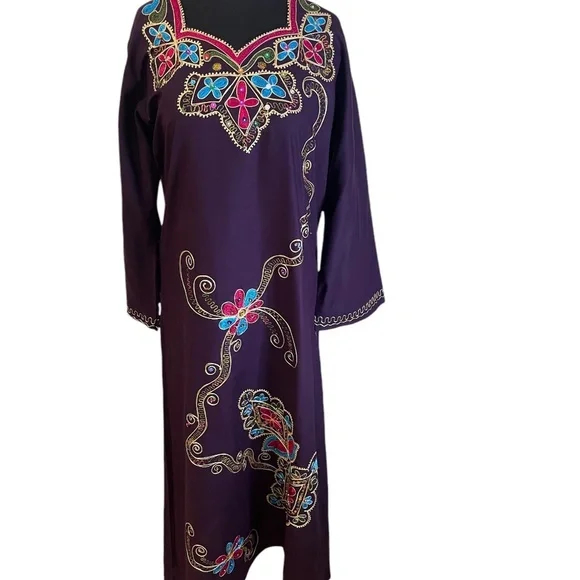 NWOT Bhanu made in India Embroidered Kaftan Women's‎ Multi Dress, Size Small